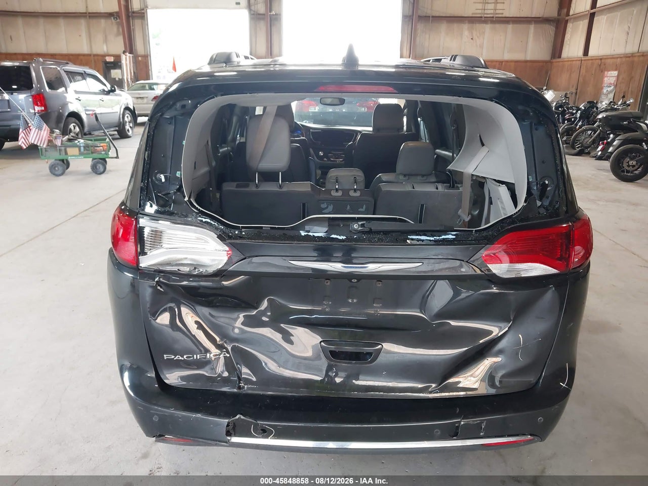 2017 CHRYSLER PACIFICA TOURING-L · 6/11