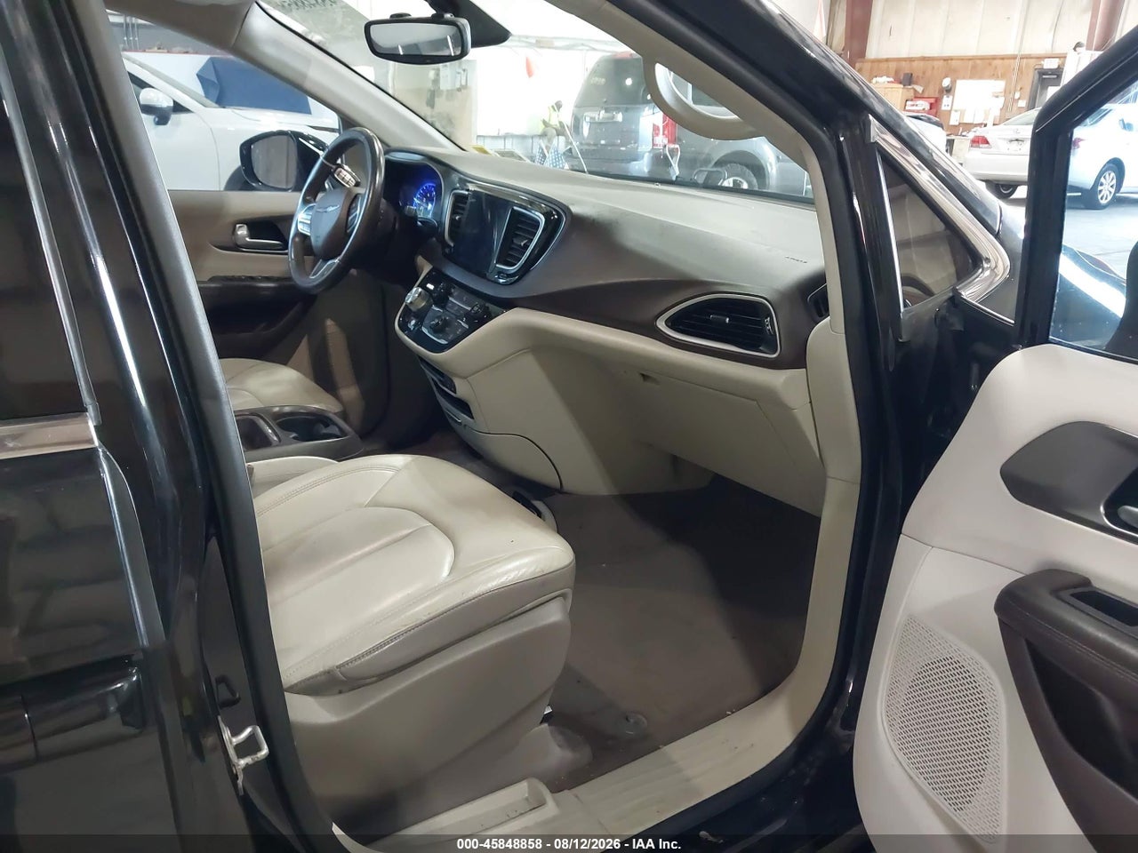 2017 CHRYSLER PACIFICA TOURING-L · 5/11