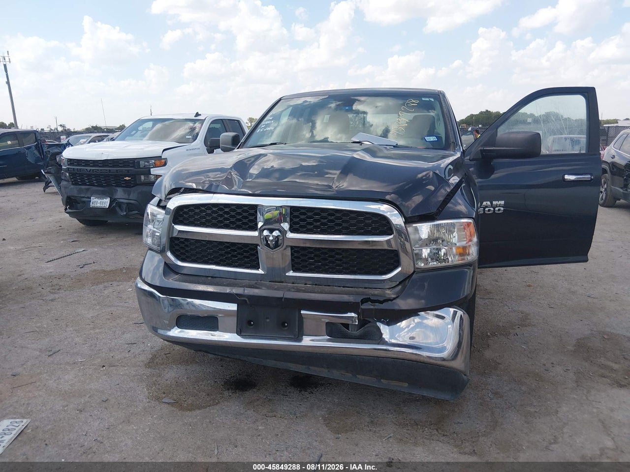2017 RAM 1500 SLT  4X2 6'4 BOX · 6/10