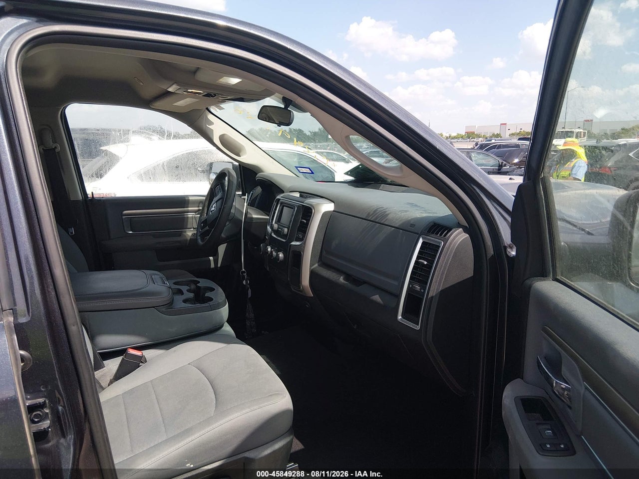 2017 RAM 1500 SLT  4X2 6'4 BOX · 5/10