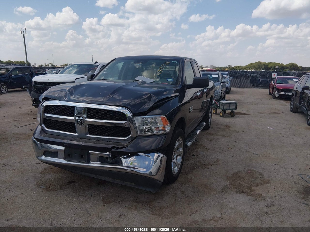 2017 RAM 1500 SLT  4X2 6'4 BOX · 2/10