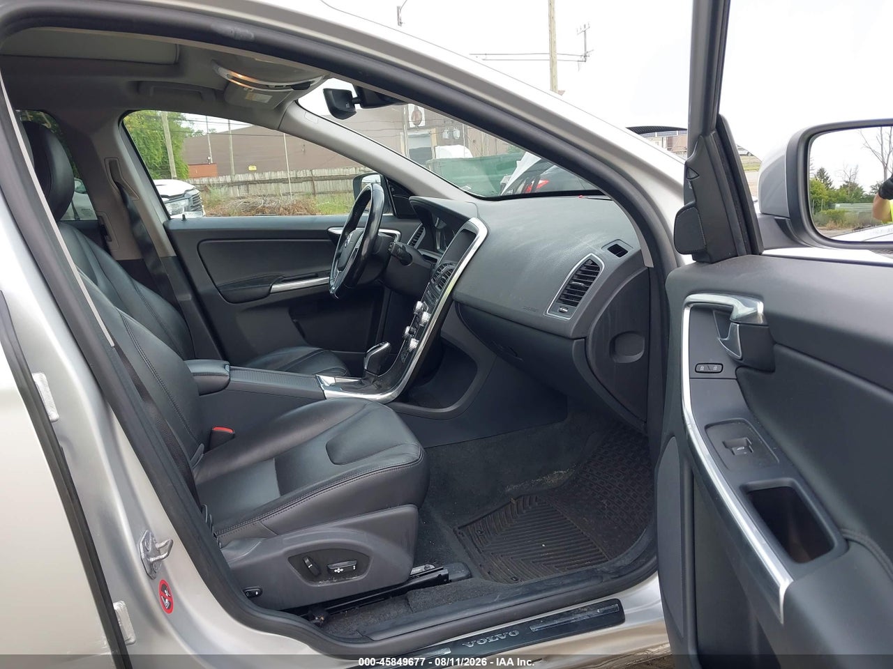 2015 VOLVO XC60 T5 PREMIER · 5/11