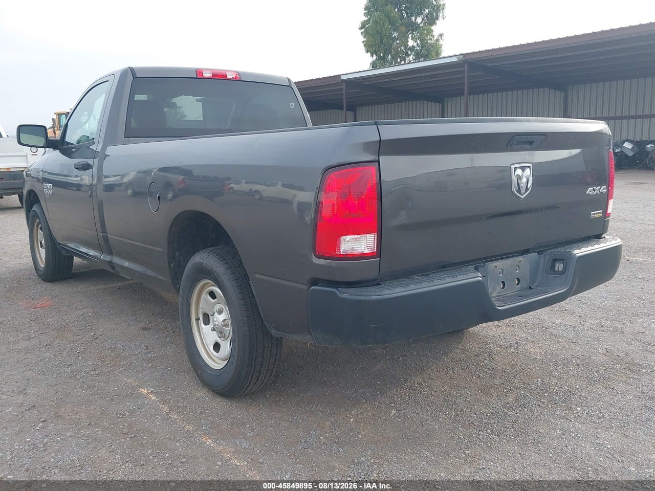 2019 RAM 1500 CLASSIC TRADESMAN  4X4 8' BOX · 3/11