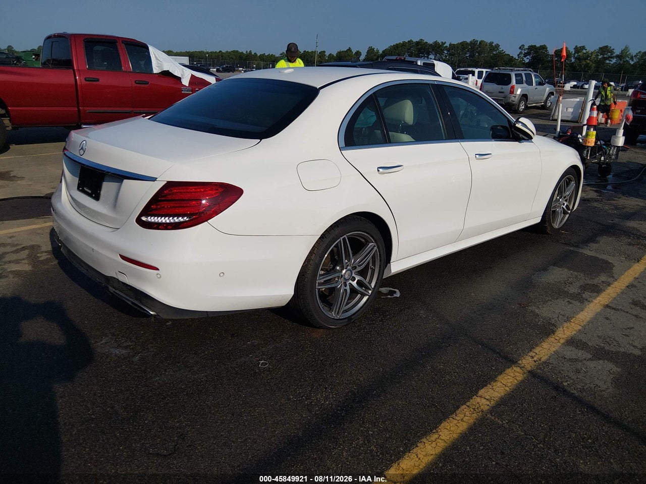 2017 MERCEDES-BENZ E 300 · 4/11