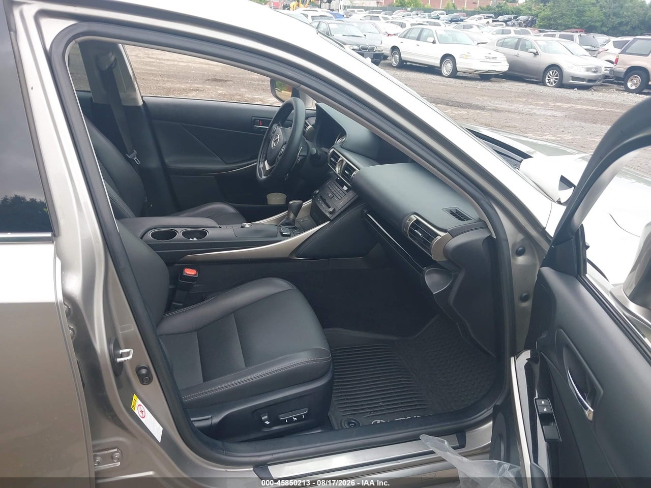 2016 LEXUS IS 300 · 5/11