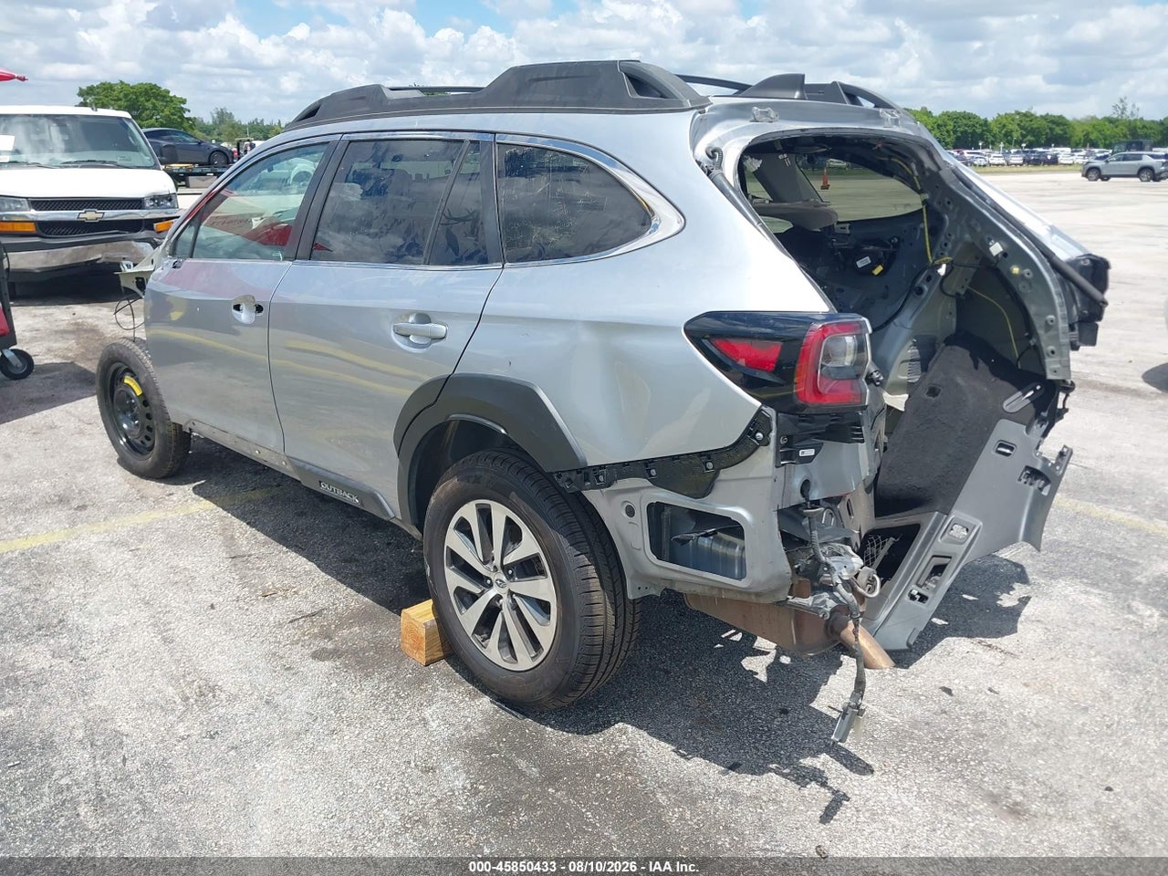 2023 SUBARU OUTBACK PREMIUM · 3/10