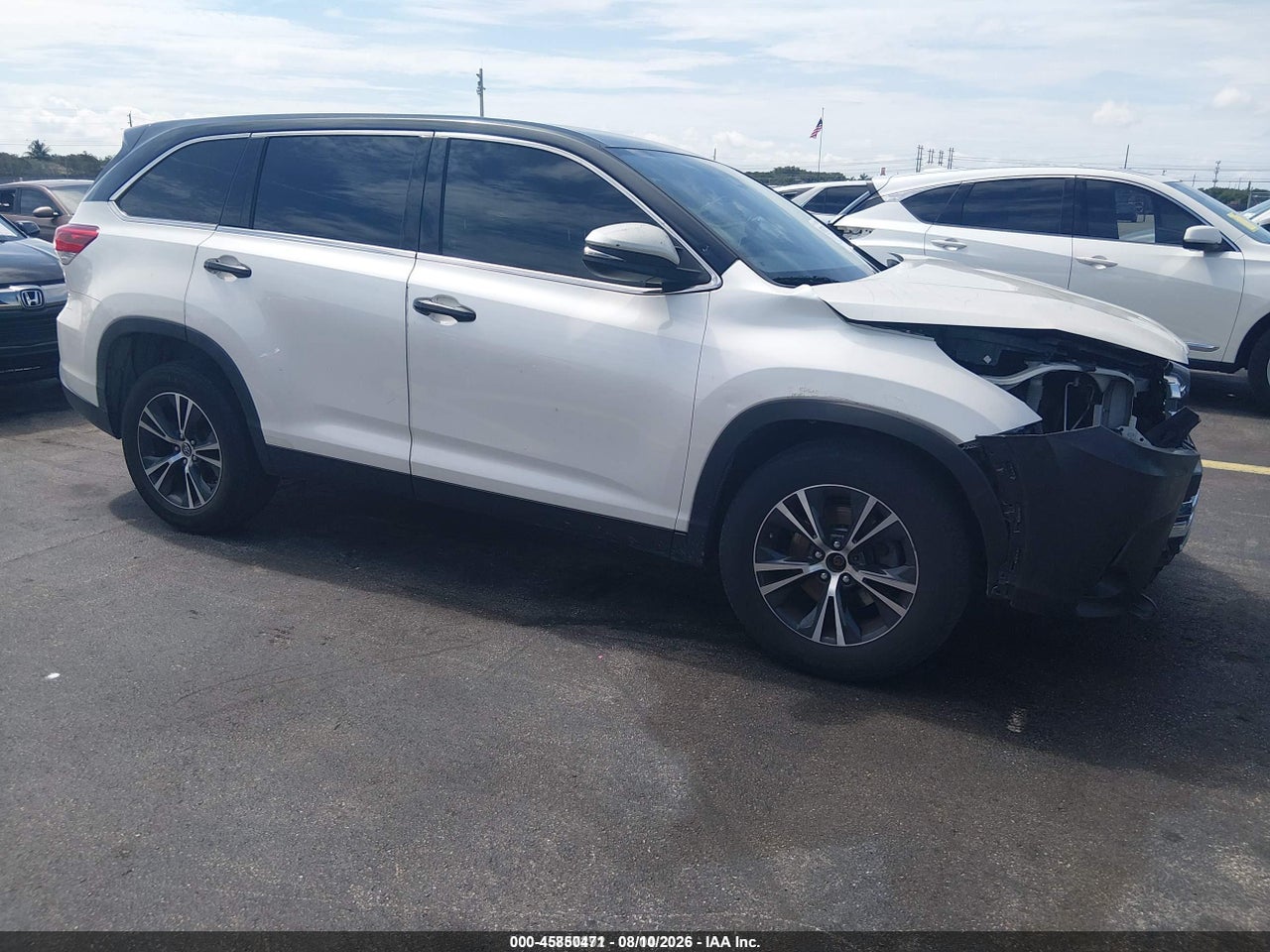 5TDZARFH0KS****** · 2019 TOYOTA HIGHLANDER LE