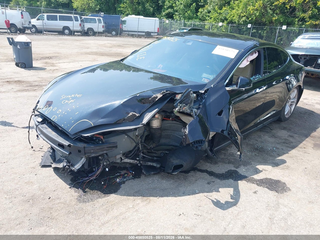 2015 TESLA MODEL S 85D/P85D · 2/9