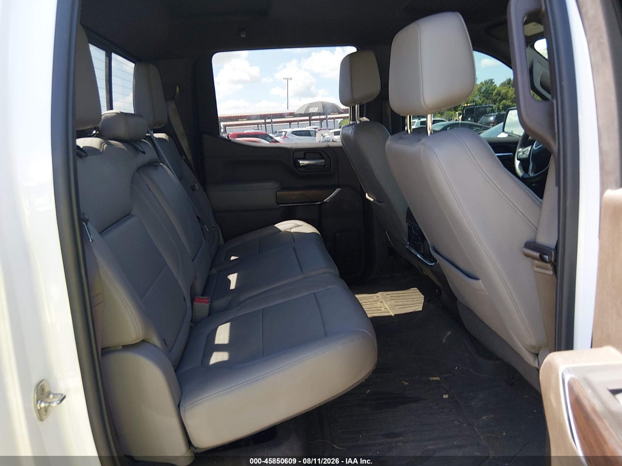 3GTP8DED1MG****** · 2021 GMC SIERRA 1500 2WD  SHORT BOX SLT · 8/10