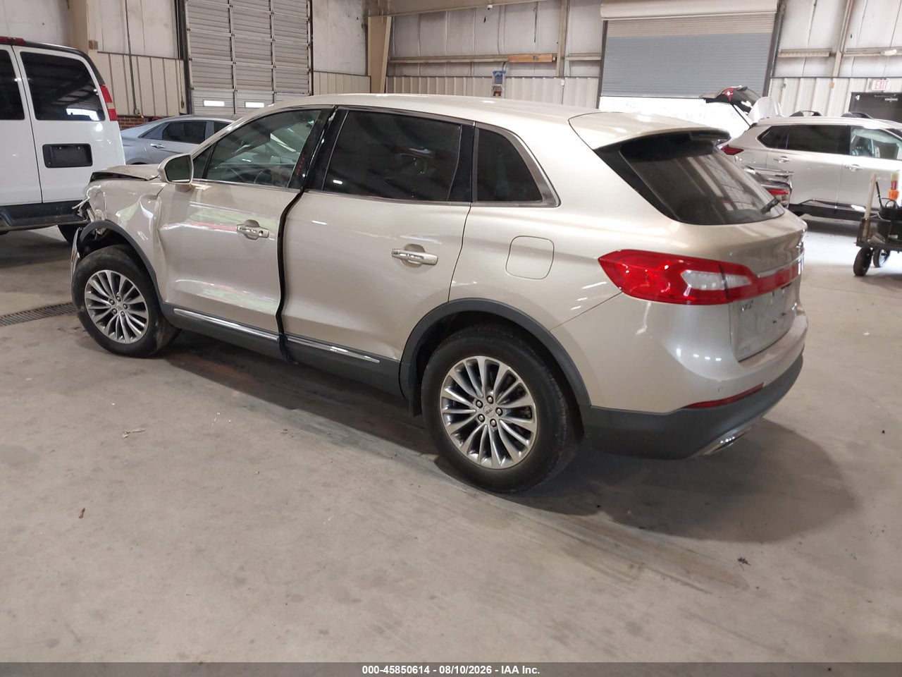 2017 LINCOLN MKX SELECT · 3/10