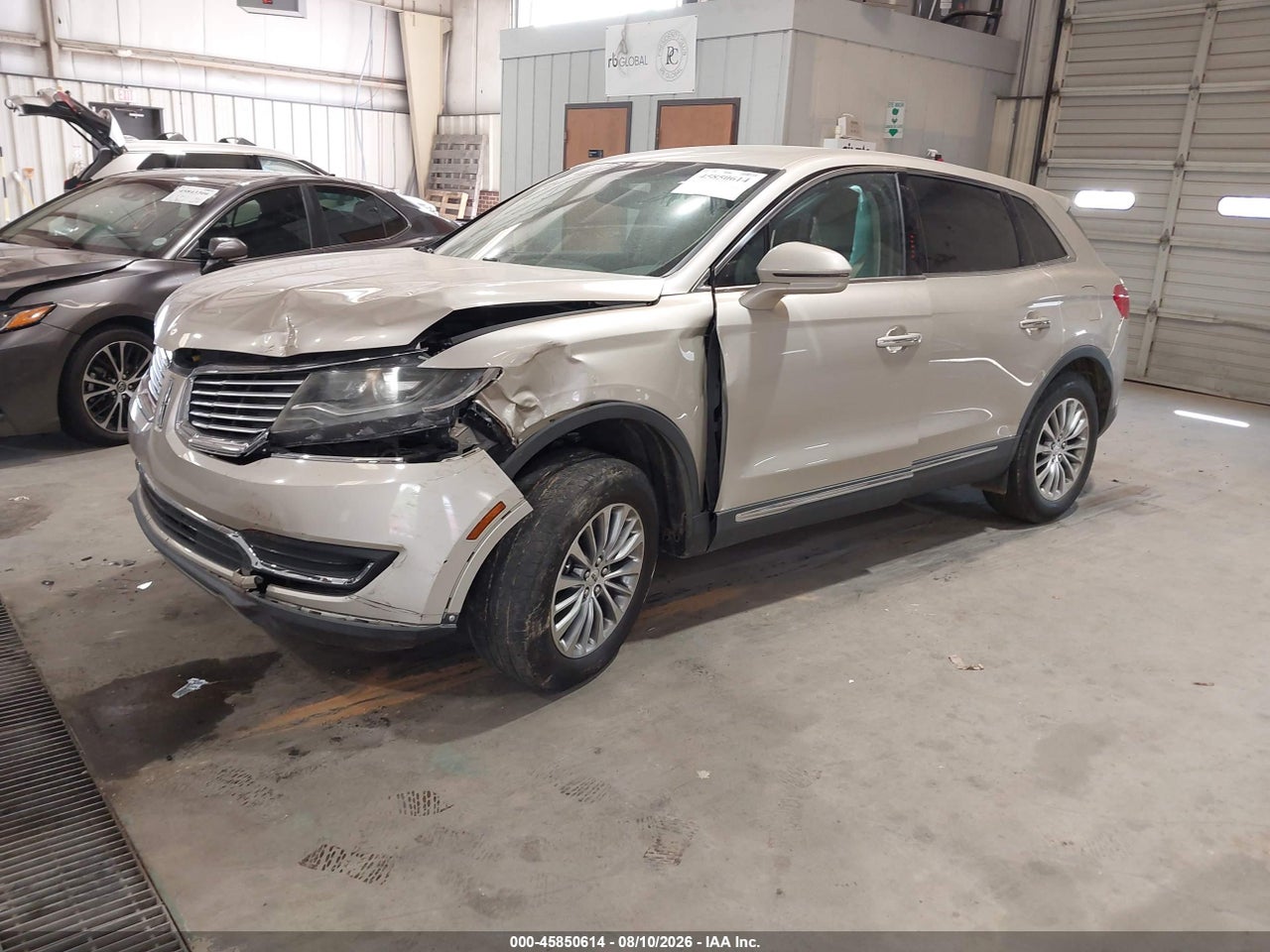 2017 LINCOLN MKX SELECT · 2/10