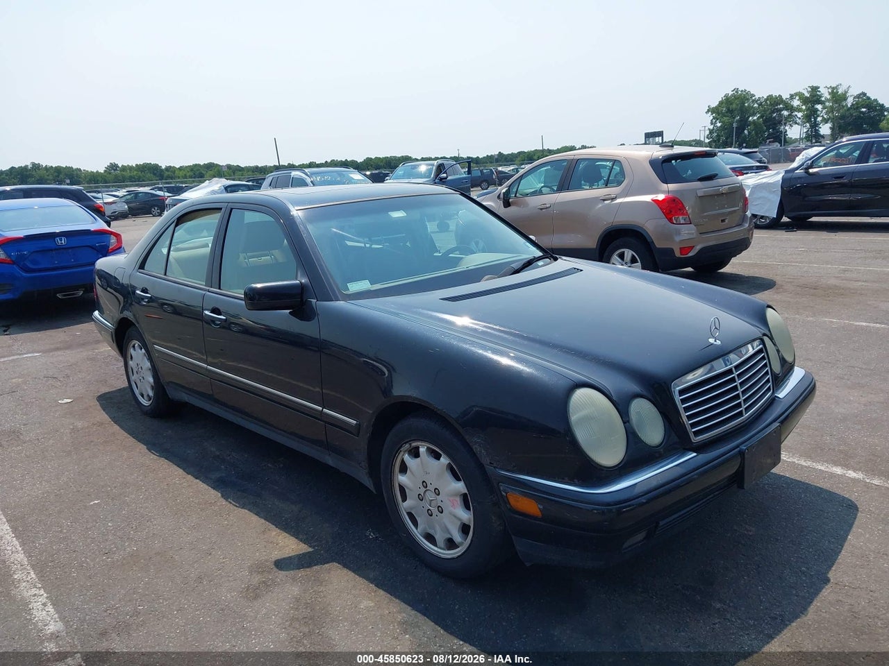 WDBJF65H9XA****** · 1999 MERCEDES-BENZ E 320