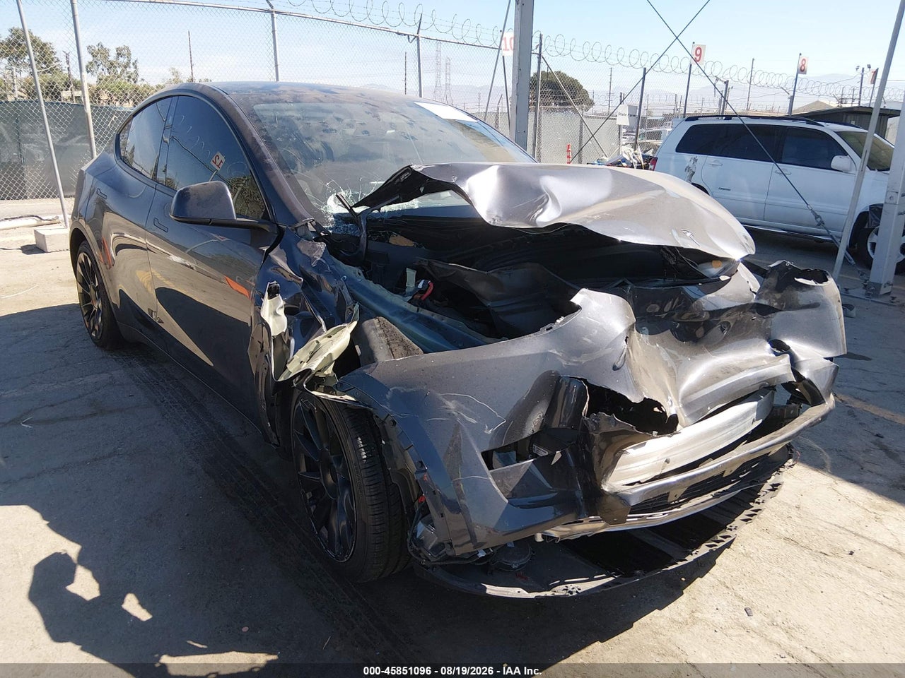 7SAYGDEE8RA****** · 2024 TESLA MODEL Y LONG RANGE DUAL MOTOR ALL-WHEEL DRIVE