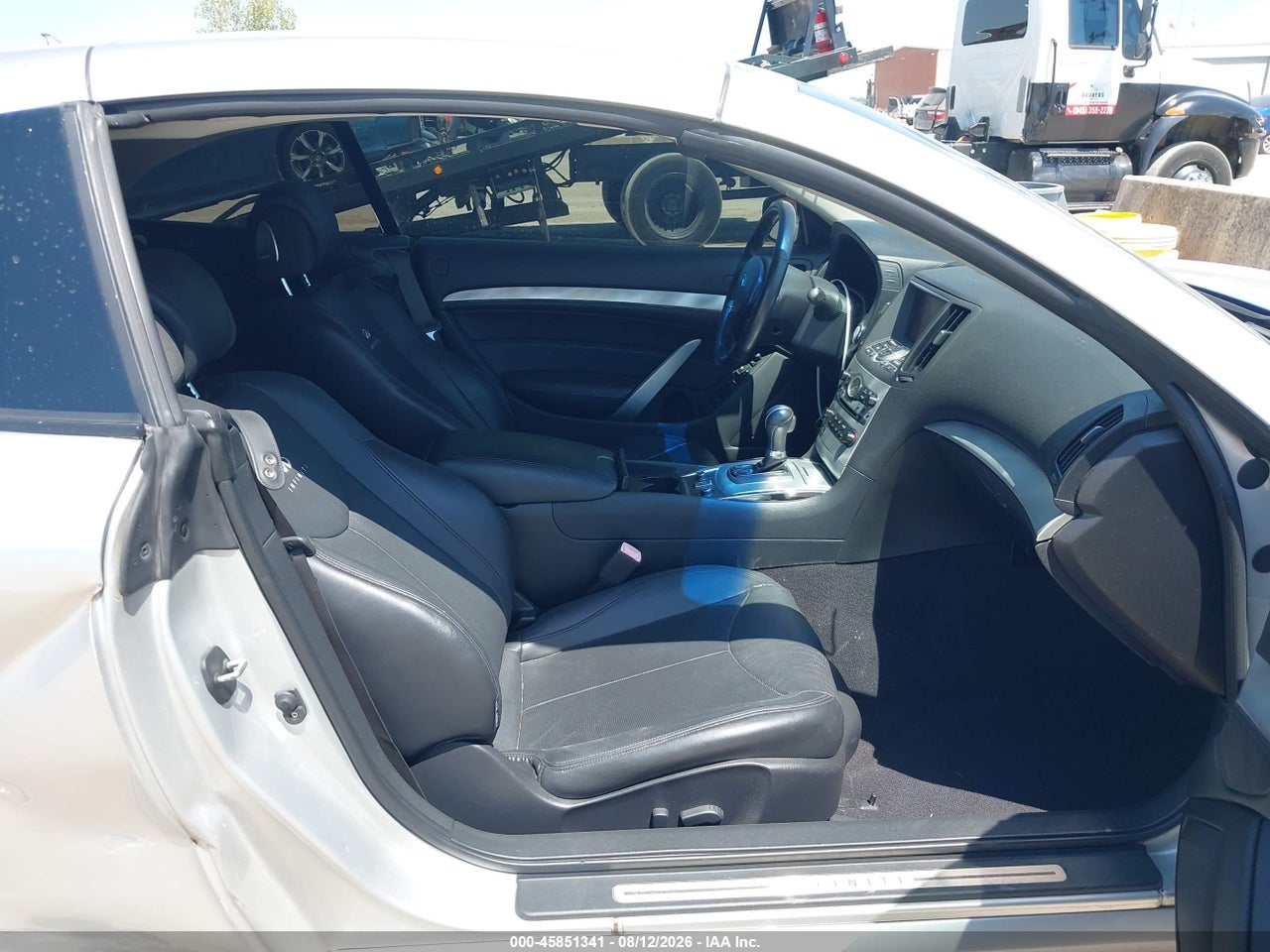 2010 INFINITI G37 · 5/11