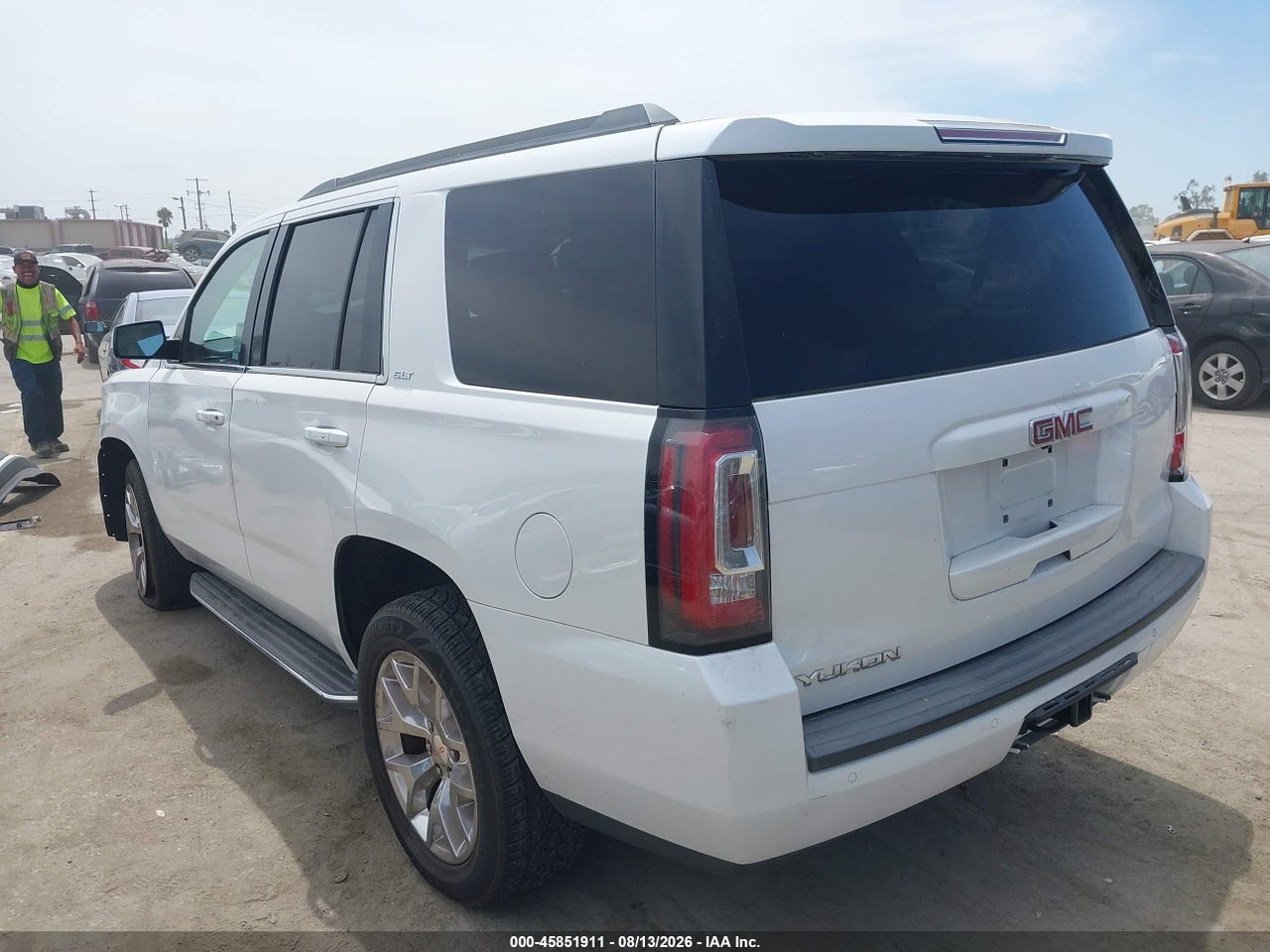 2016 GMC YUKON SLT · 3/10
