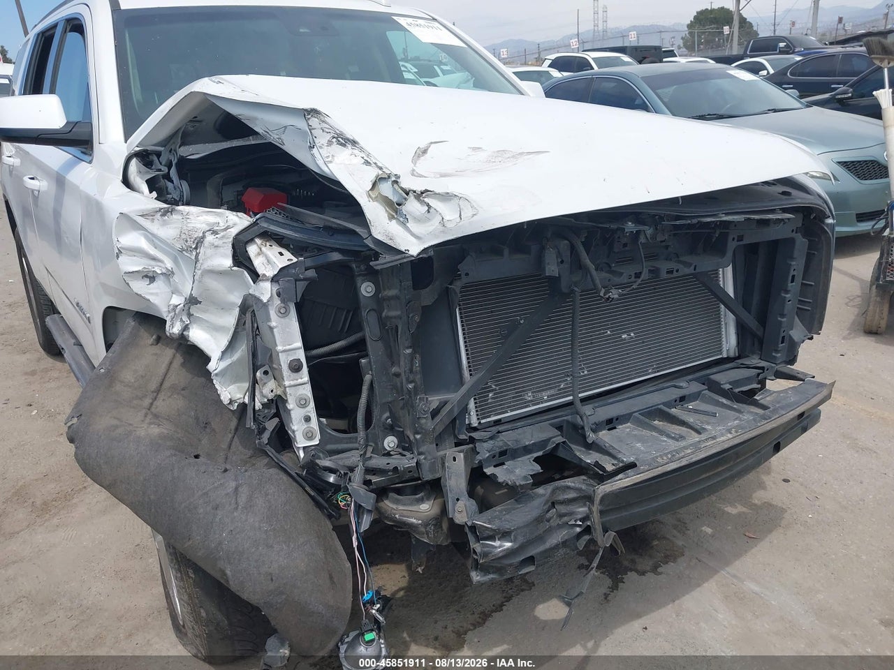 2016 GMC YUKON SLT · 6/10