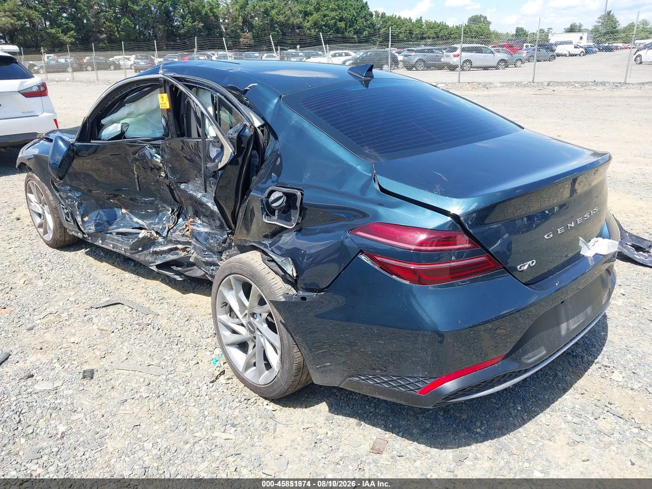 2022 GENESIS G70 2.0T RWD · 3/10