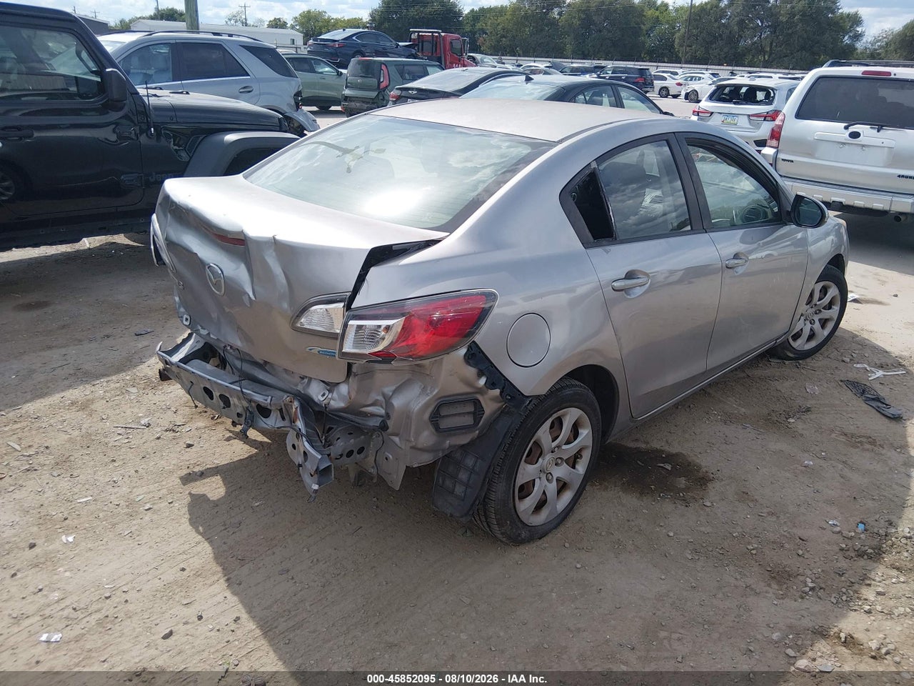 2013 MAZDA MAZDA3 I SPORT · 4/8