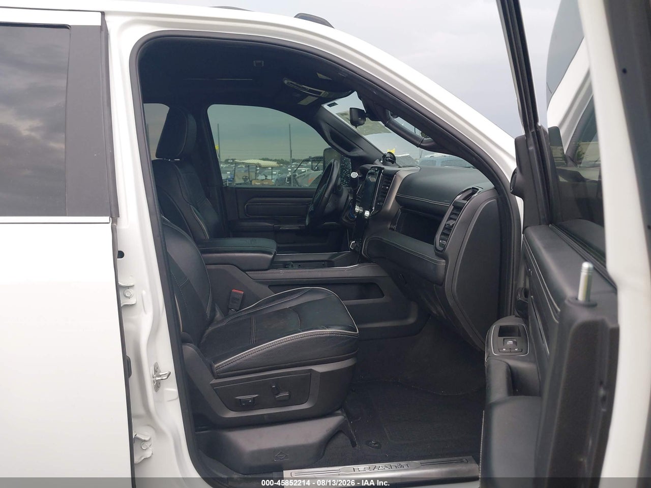 2023 RAM 2500 LIMITED  4X4 6'4 BOX · 5/11