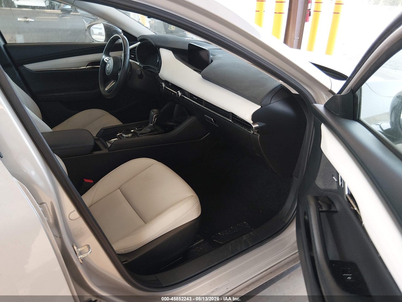 2022 MAZDA MAZDA3 PREMIUM PLUS · 5/11