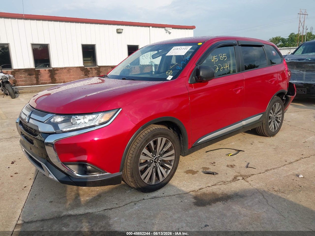 2019 MITSUBISHI OUTLANDER ES · 2/11