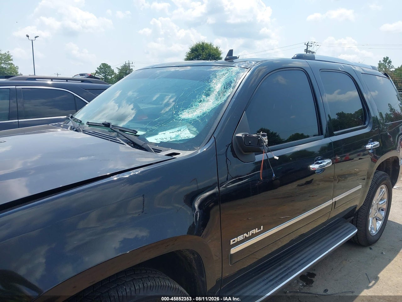 2011 GMC YUKON DENALI · 6/11