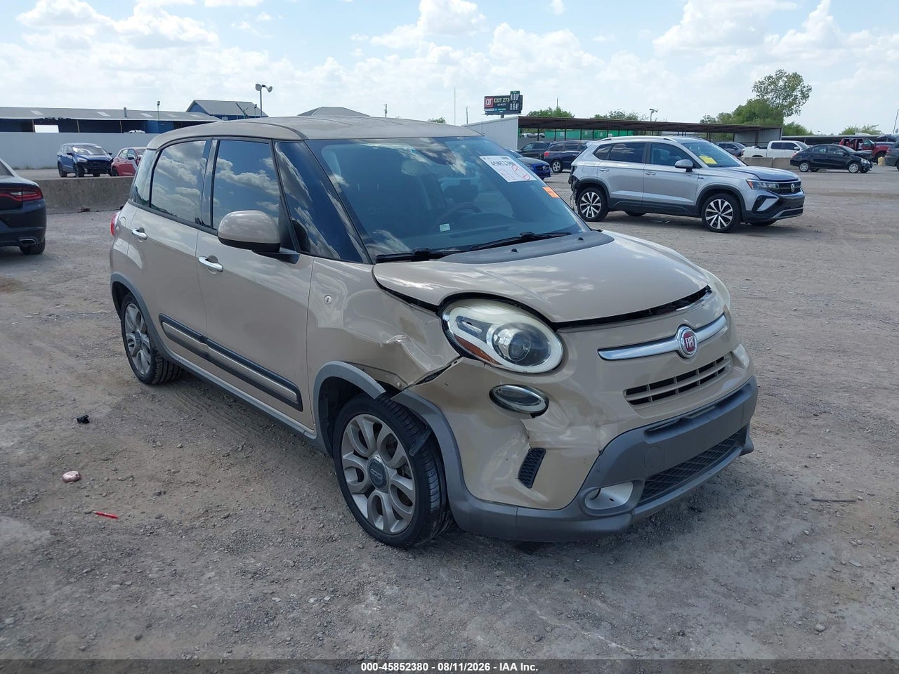 ZFBCFADH8EZ****** · 2014 FIAT 500L TREKKING