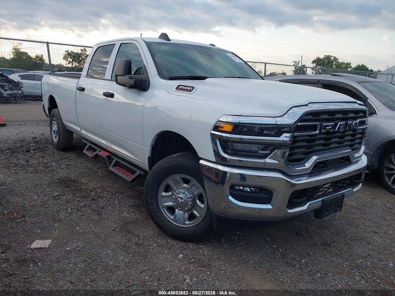2025 RAM 3500 TRADESMAN  4X4 8' BOX · 2/11