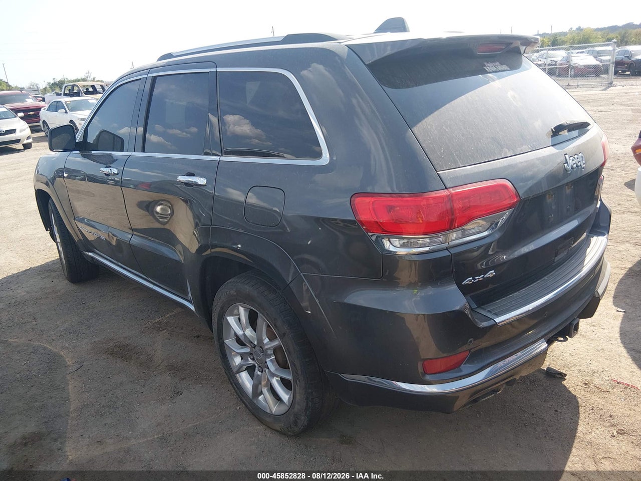 2016 JEEP GRAND CHEROKEE SUMMIT · 3/11