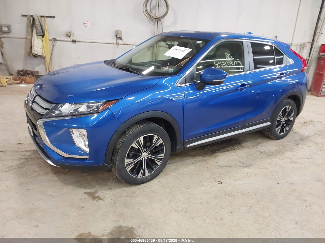 2019 MITSUBISHI ECLIPSE CROSS SE · 2/4