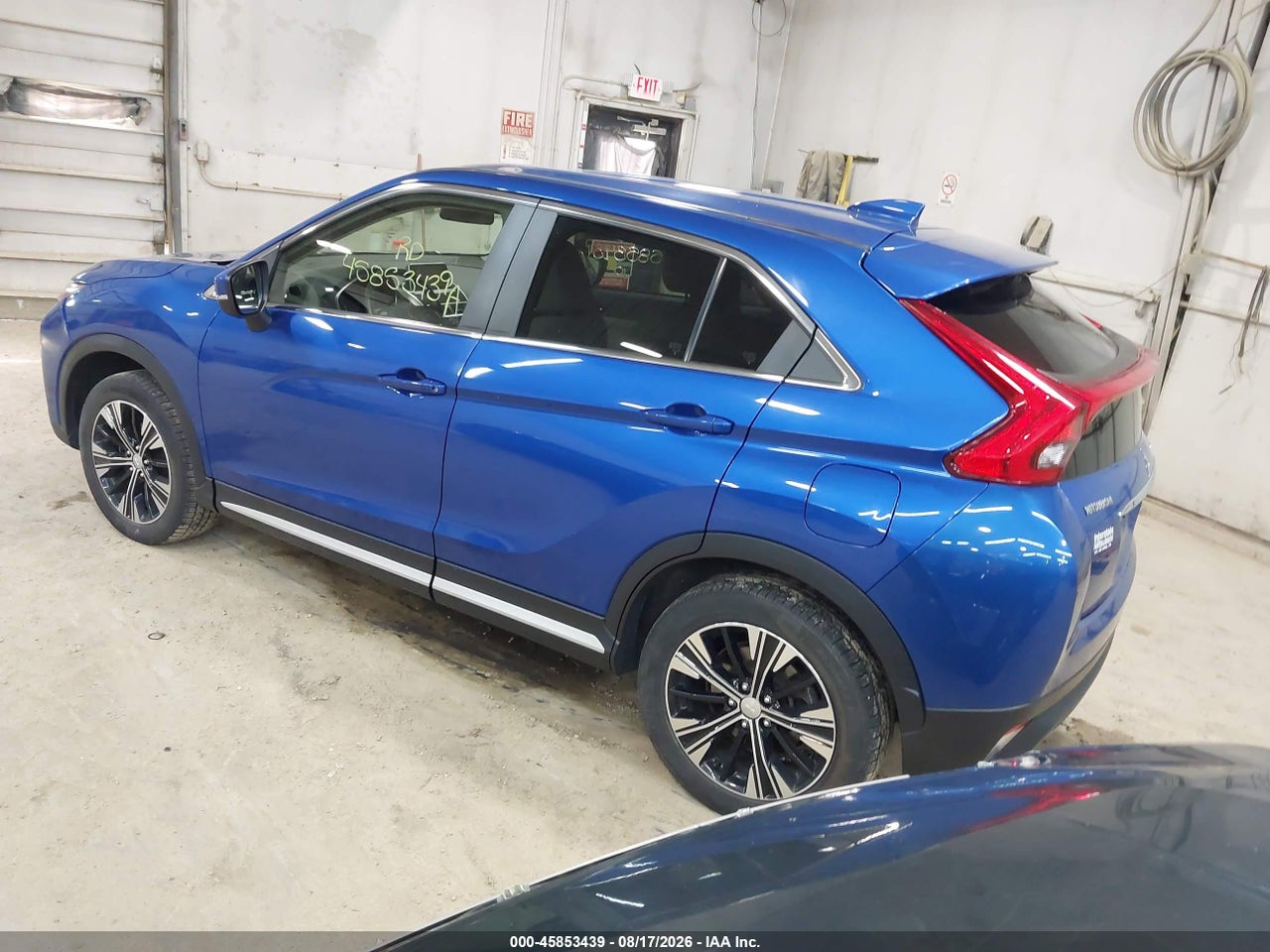 2019 MITSUBISHI ECLIPSE CROSS SE · 3/4