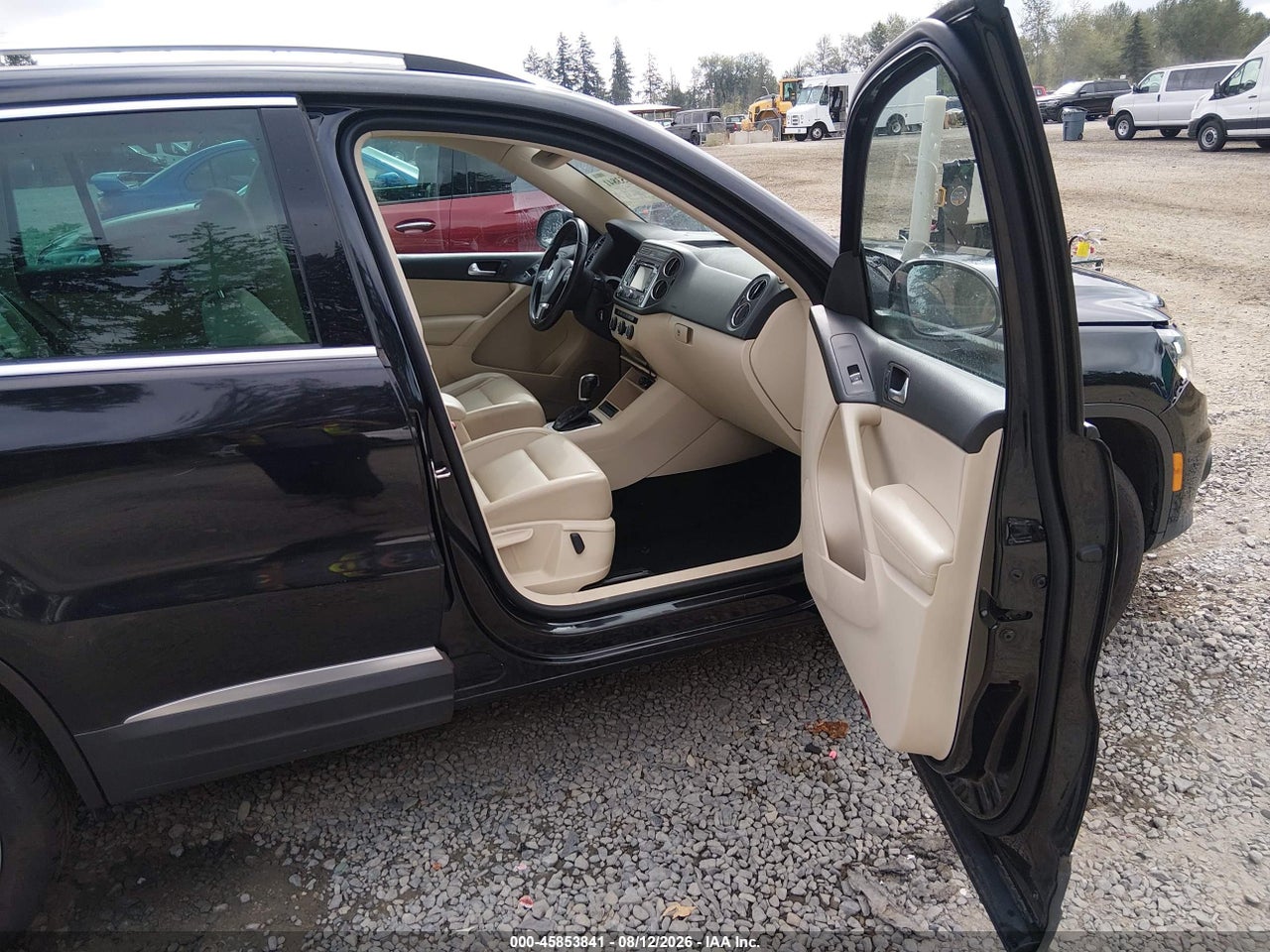 2013 VOLKSWAGEN TIGUAN SE · 5/11