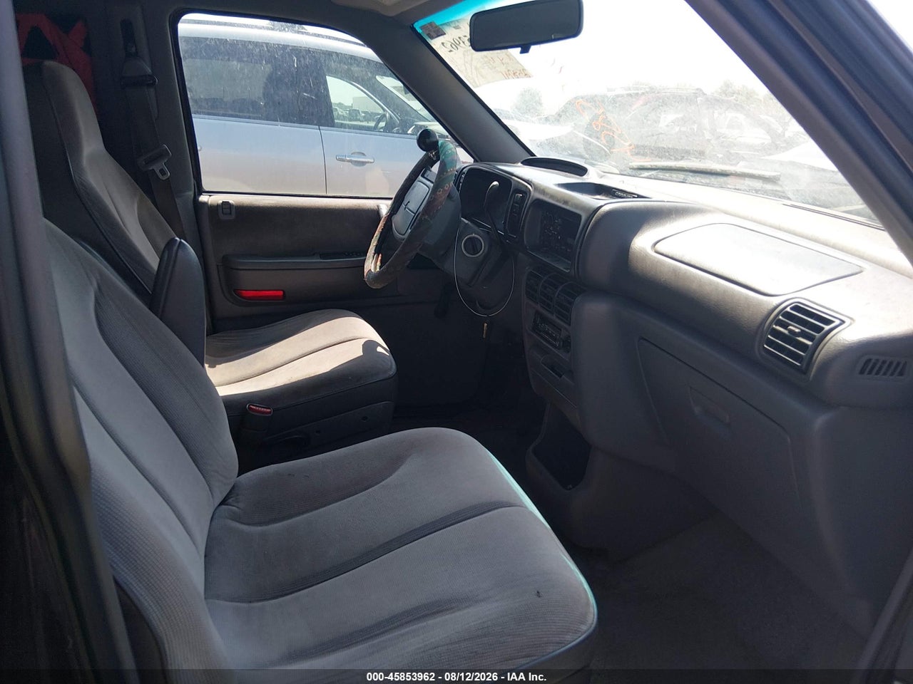 1994 DODGE GRAND CARAVAN SE · 5/11