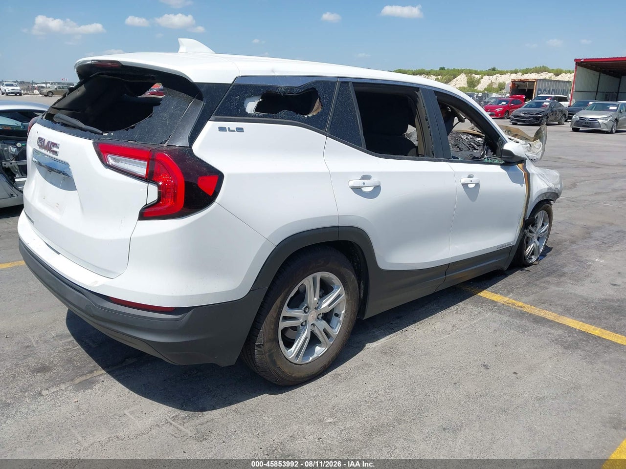 2024 GMC TERRAIN FWD SLE · 4/11