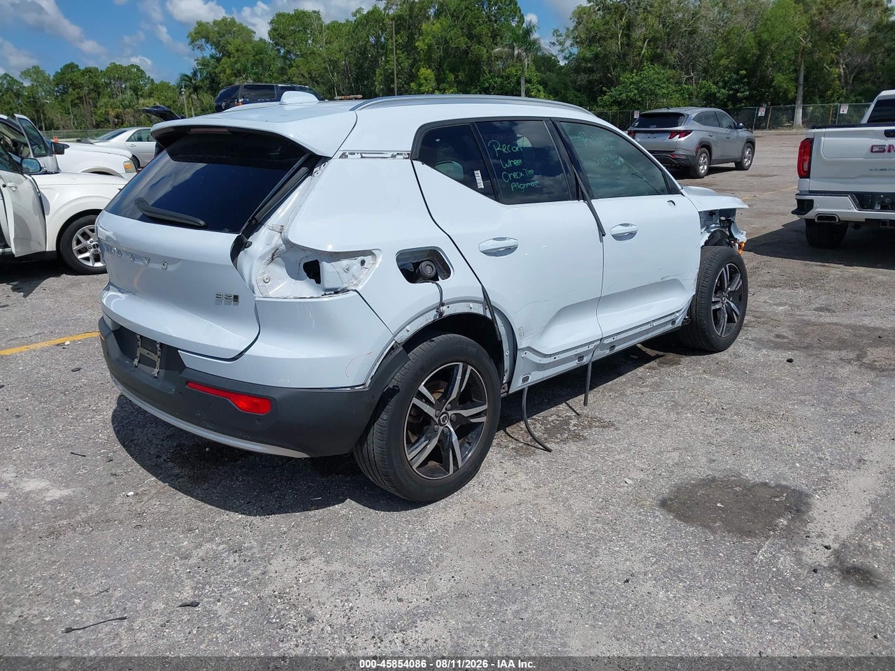 2024 VOLVO XC40 B5 CORE BRIGHT THEME · 4/11