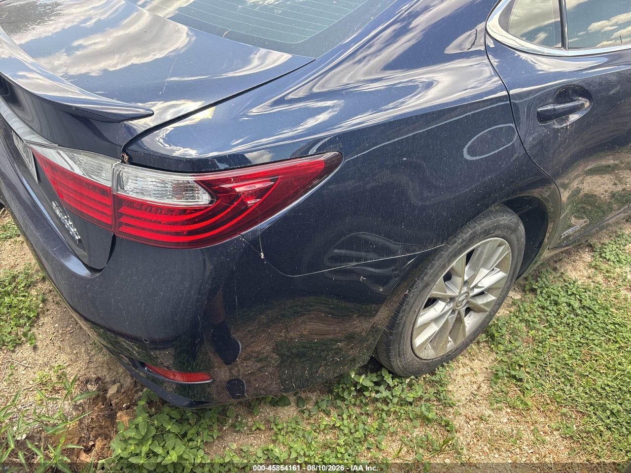 2013 LEXUS ES 300H   · 4/11
