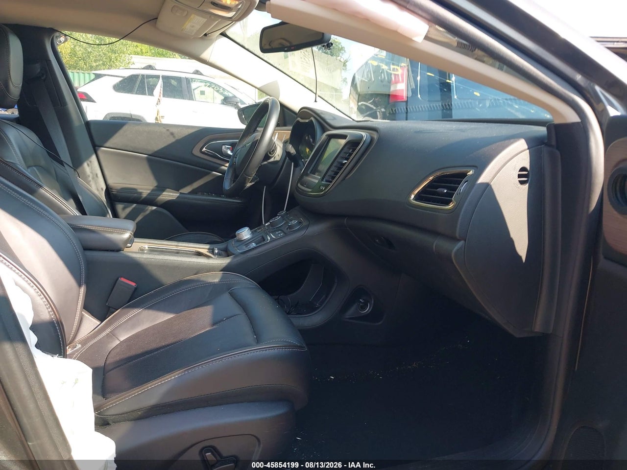 2015 CHRYSLER 200 C · 5/11