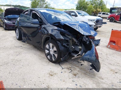 7SAYGDED6RF****** · 2024 TESLA MODEL Y LONG RANGE SINGLE MOTOR REAR-WHEEL DRIVE/RWD