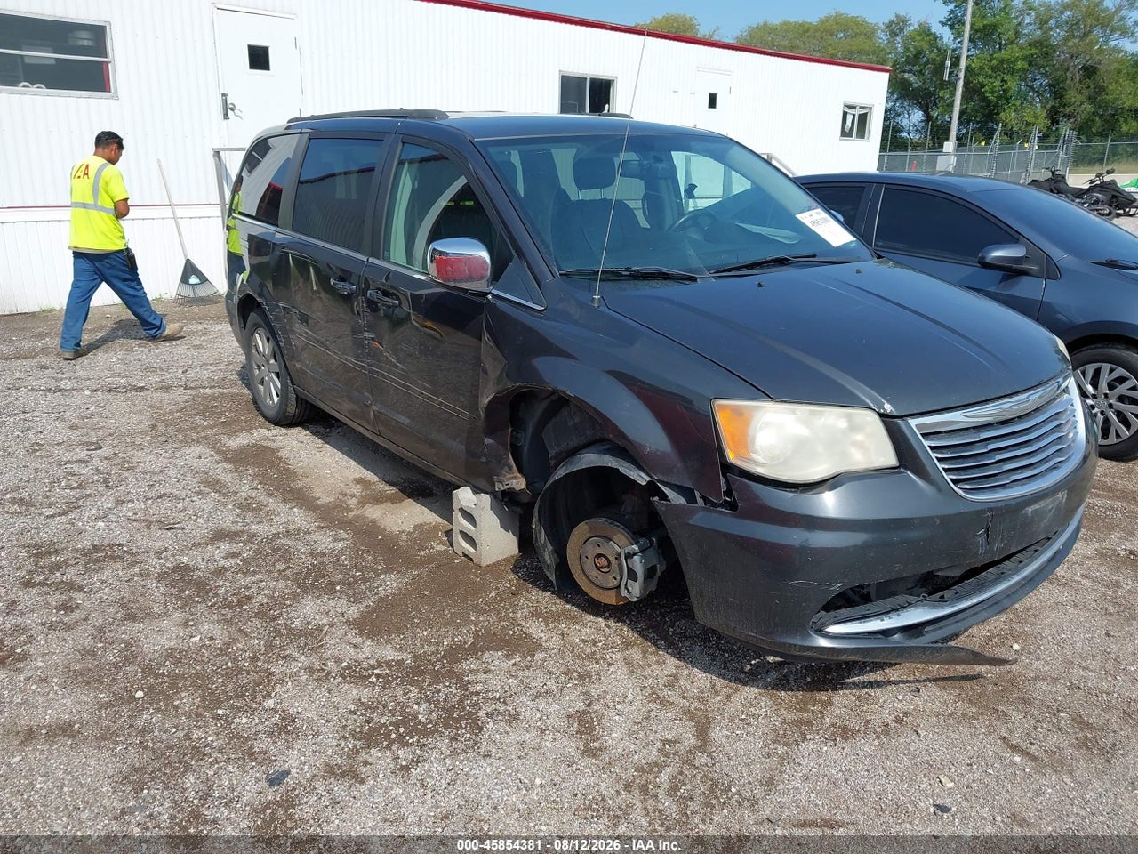 2A4RR8DG8BR****** · 2011 CHRYSLER TOWN &amp; COUNTRY TOURING-L