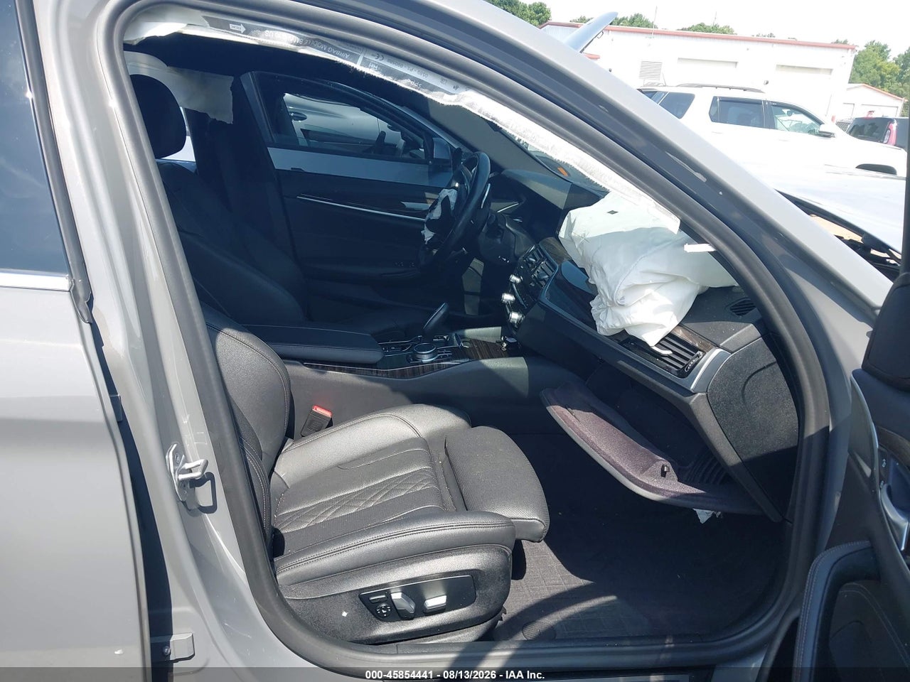 2021 BMW 530 XI · 5/10