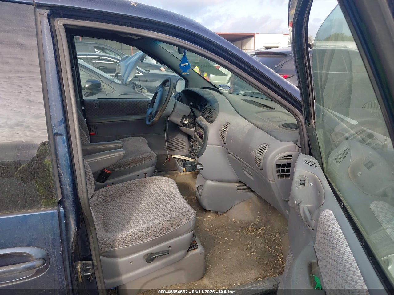 2000 CHRYSLER GRAND VOYAGER SE · 5/11
