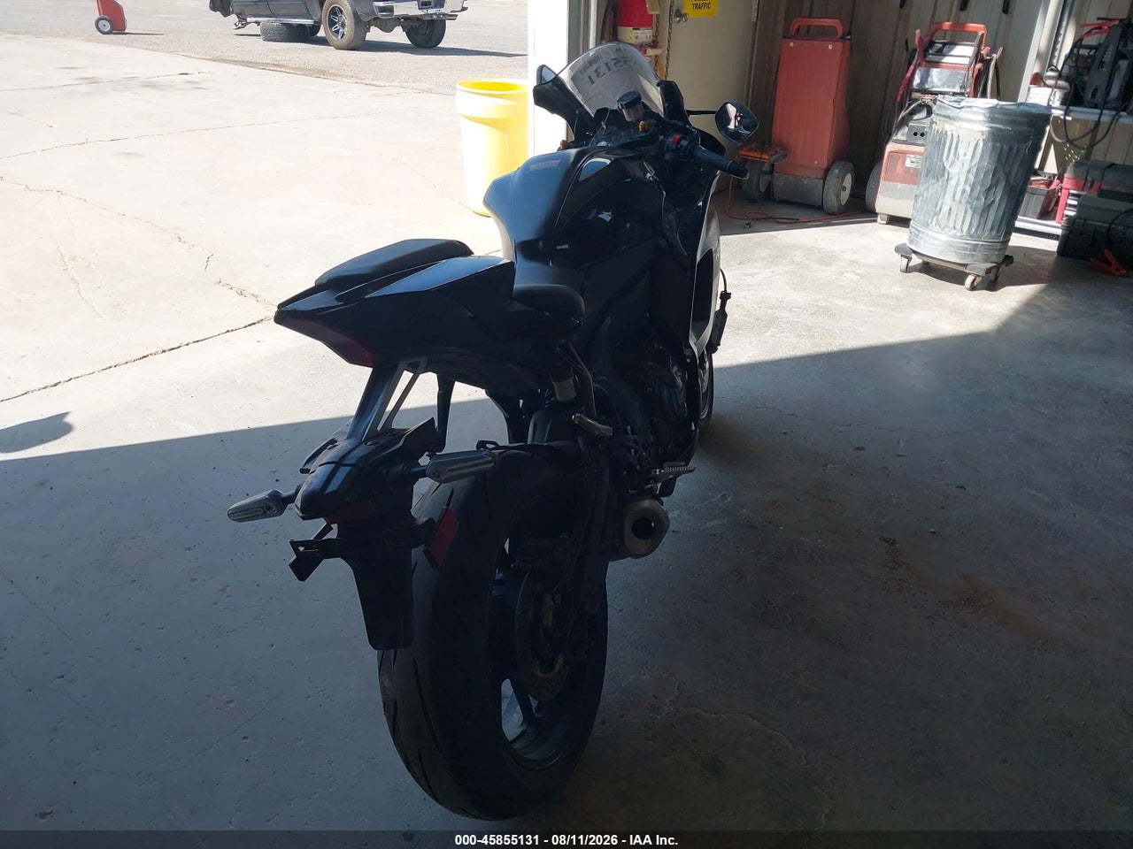 2025 YAMAHA YZFR7 · 4/11
