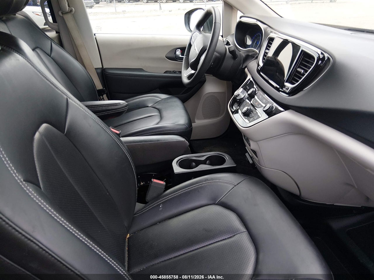 2023 CHRYSLER PACIFICA TOURING L · 5/11