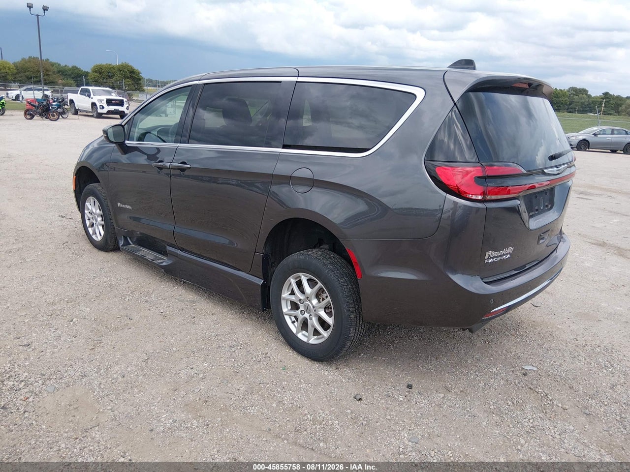 2023 CHRYSLER PACIFICA TOURING L · 3/11