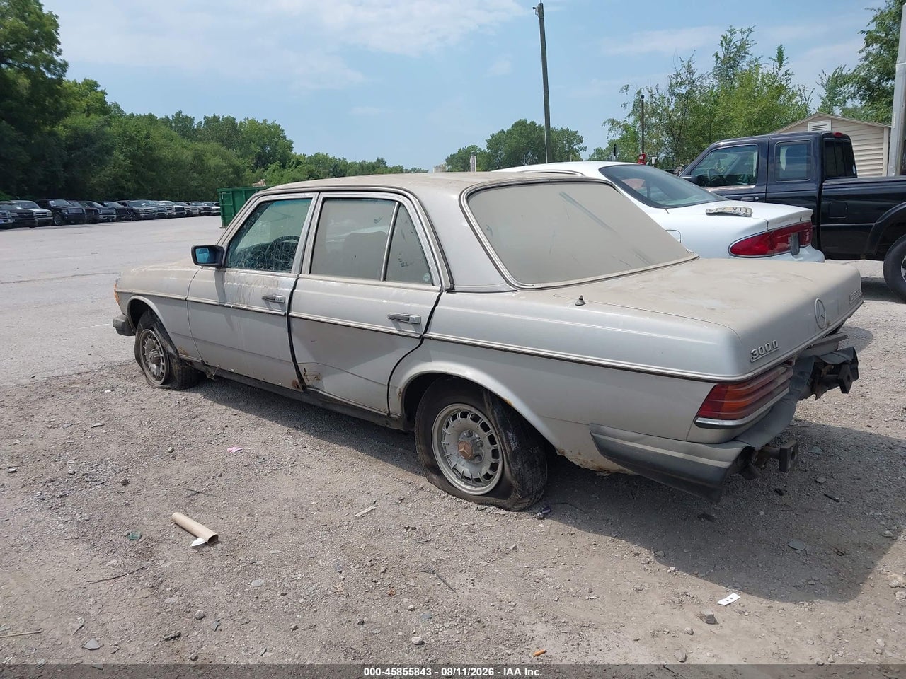 1981 MERCEDES-BENZ 300 D · 3/11