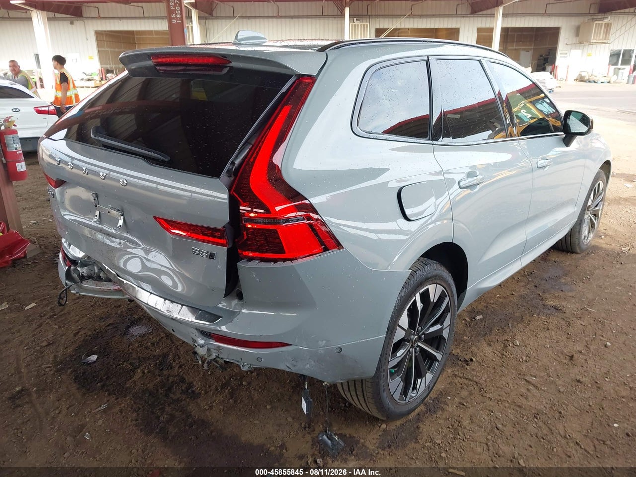 2026 VOLVO XC60 B5 PLUS · 4/11