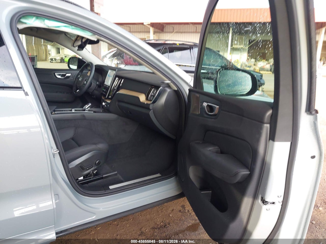 2026 VOLVO XC60 B5 PLUS · 5/11