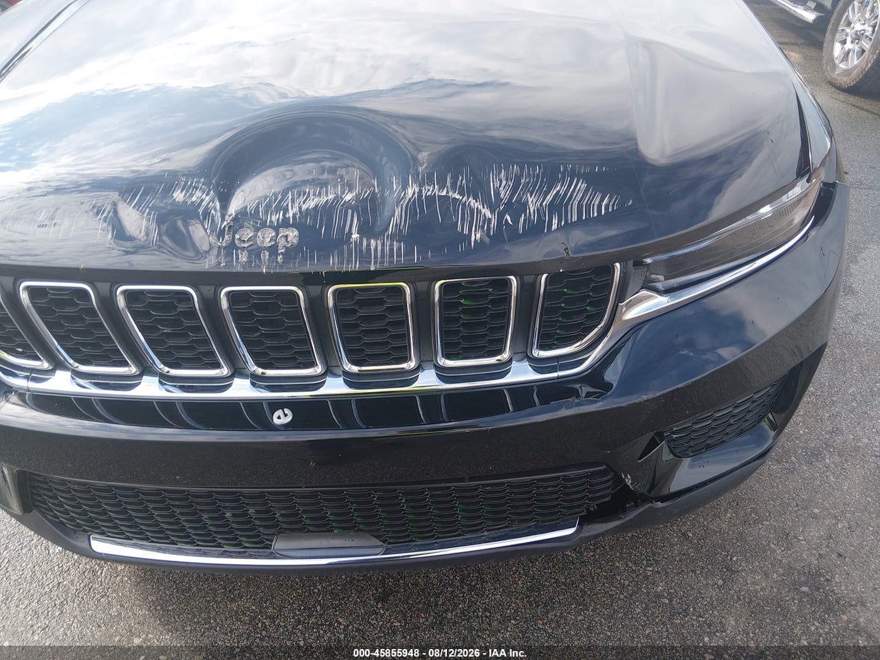 2026 JEEP GRAND CHEROKEE LAREDO 4X2 · 6/10
