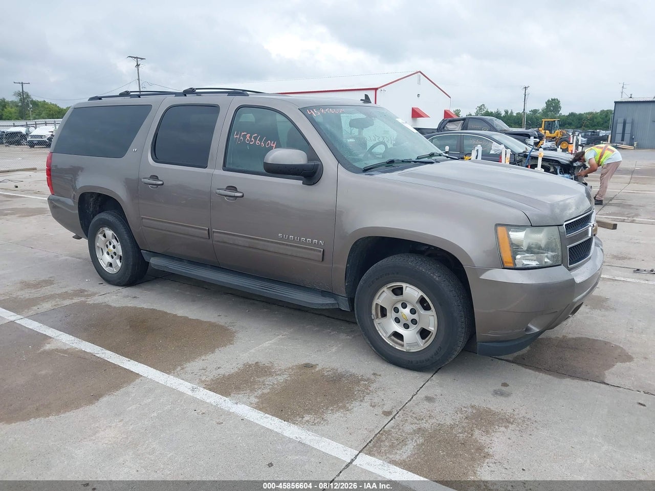 1GNSKJE34BR****** · 2011 CHEVROLET SUBURBAN LT