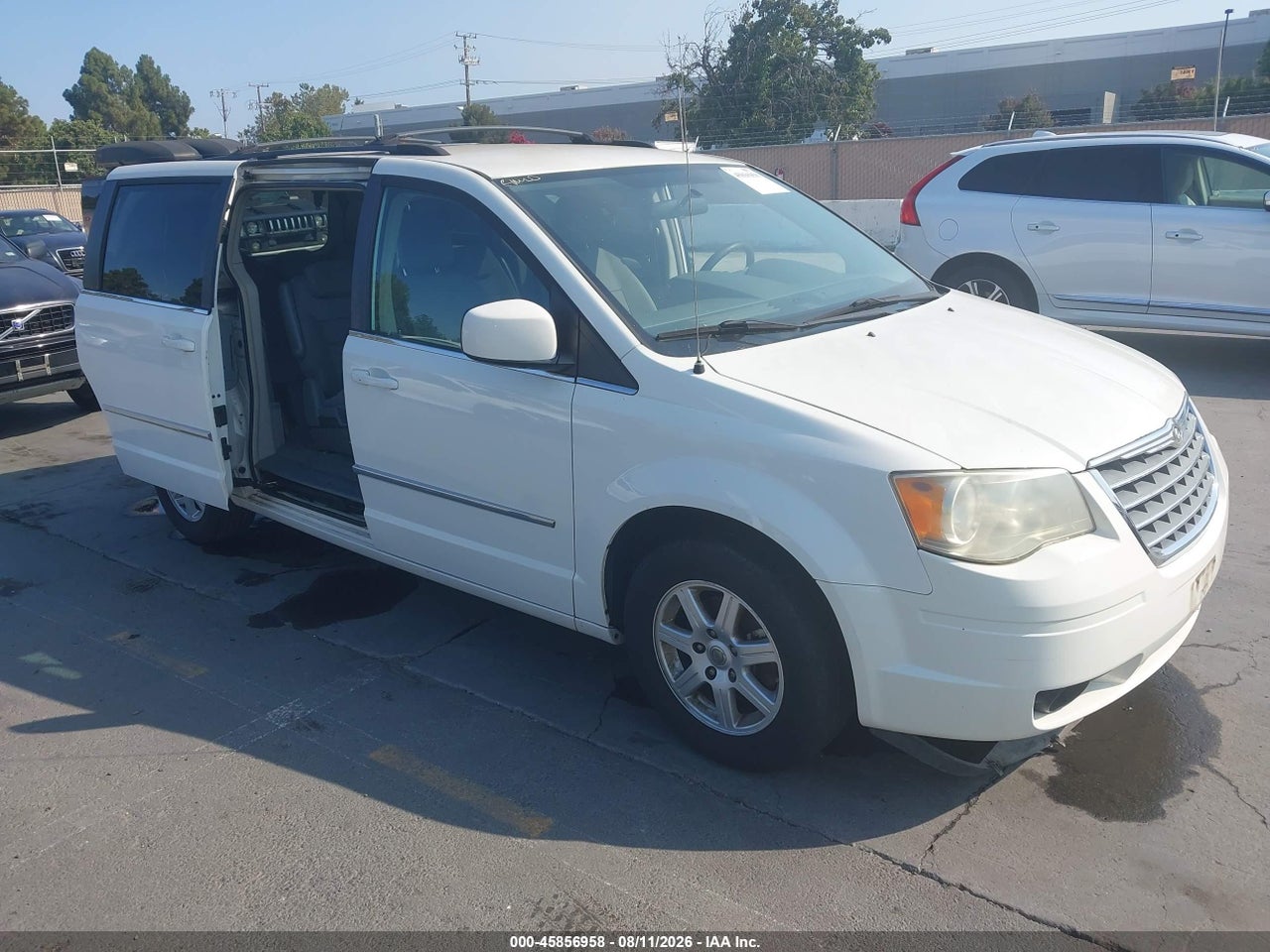 2A4RR5D12AR****** · 2010 CHRYSLER TOWN &amp; COUNTRY TOURING